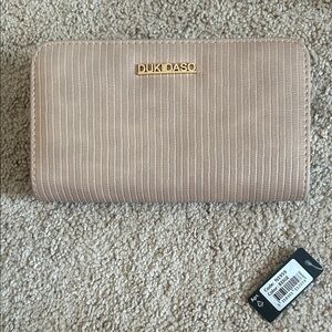 DUKIDASO Nude Textured Zip Wallet